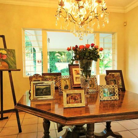Vair'S Place Guest House In Sandton Paulshof - Apartment, Lux Suites & Spa Йоганнесбурґ Екстер'єр фото