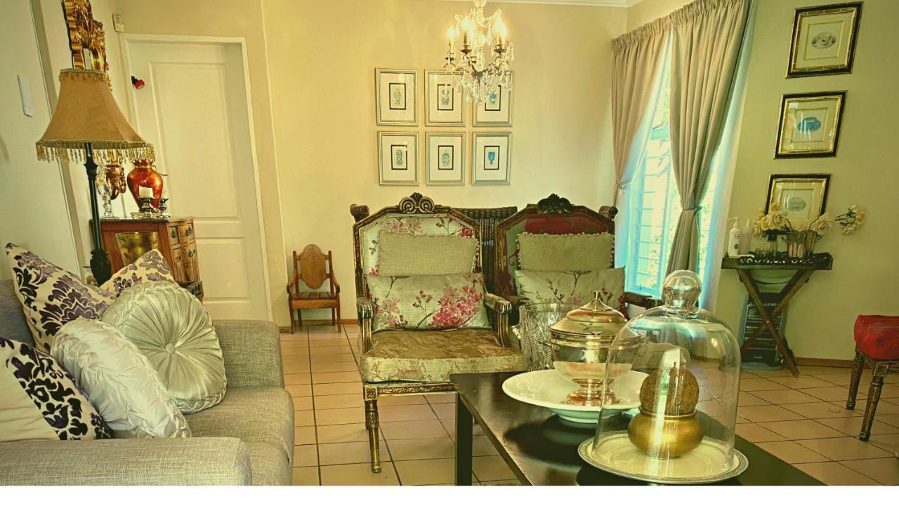 Vair'S Place Guest House In Sandton Paulshof - Apartment, Lux Suites & Spa Йоганнесбурґ Екстер'єр фото