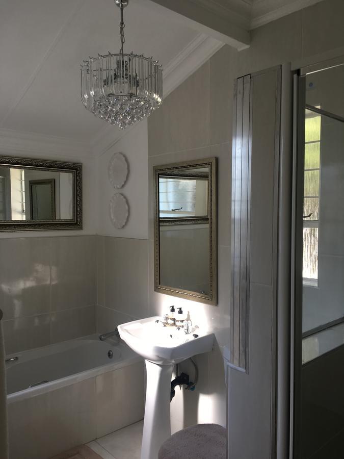 Vair'S Place Guest House In Sandton Paulshof - Apartment, Lux Suites & Spa Йоганнесбурґ Екстер'єр фото