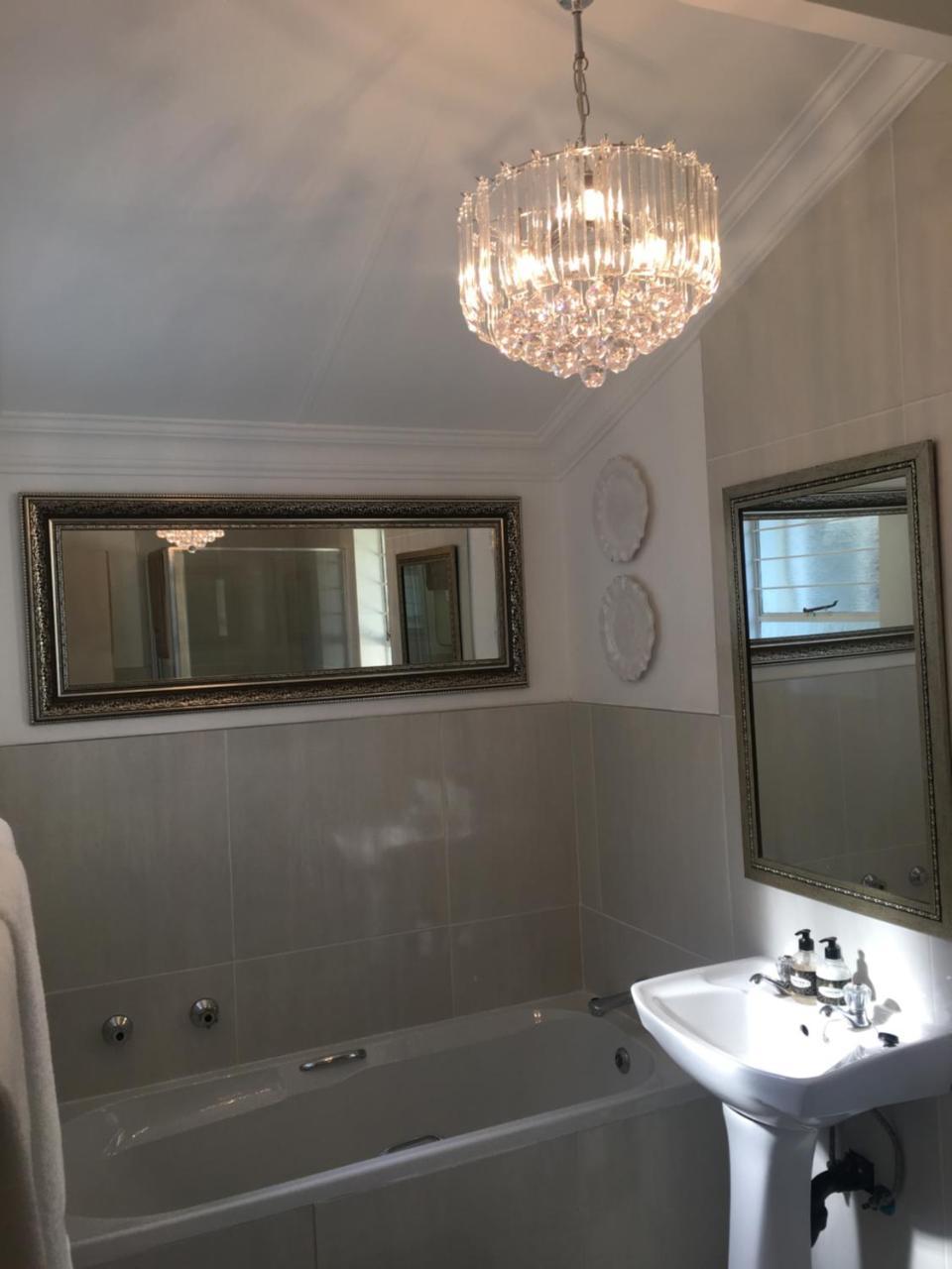 Vair'S Place Guest House In Sandton Paulshof - Apartment, Lux Suites & Spa Йоганнесбурґ Екстер'єр фото